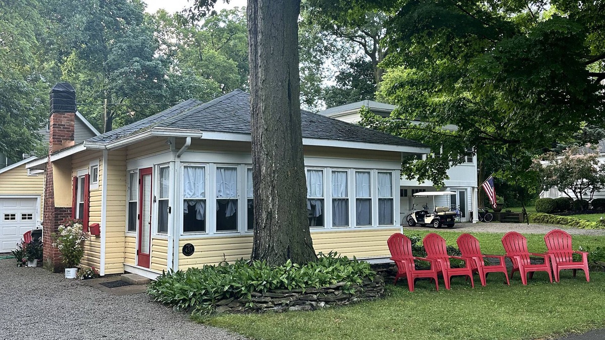 Lakeside Cottage | Cheeky Cherry Cottage