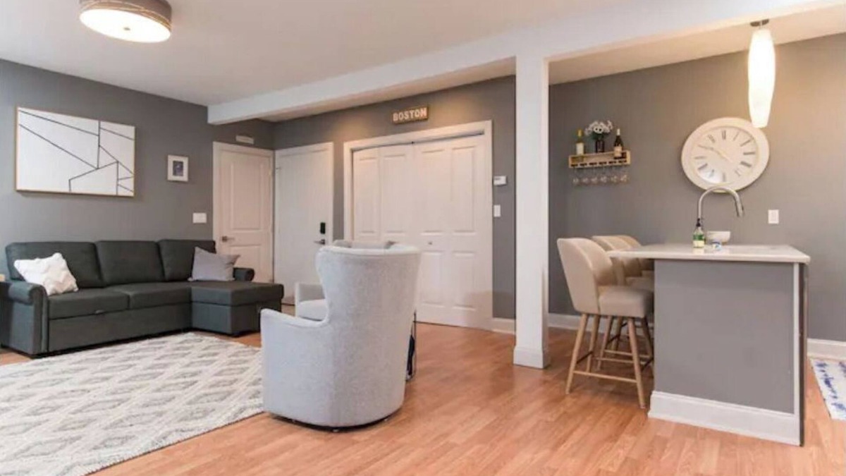 Woburn House | Cheerful 1-bedroom New England Ranch