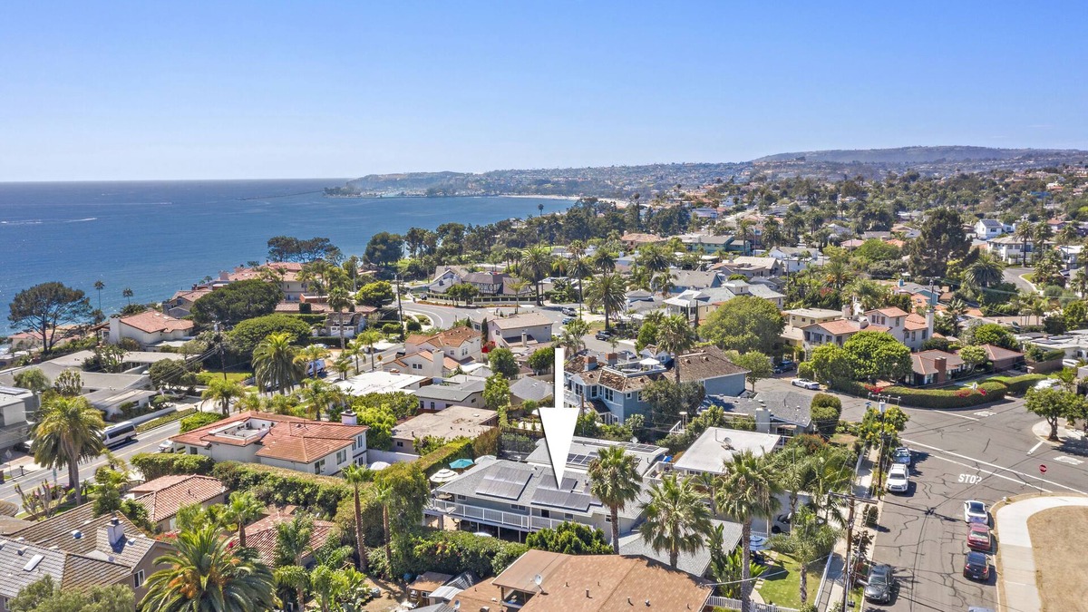Capistrano Beach Cottage | Cheerful 1Bedroom 1,000 Feet From the Ocean