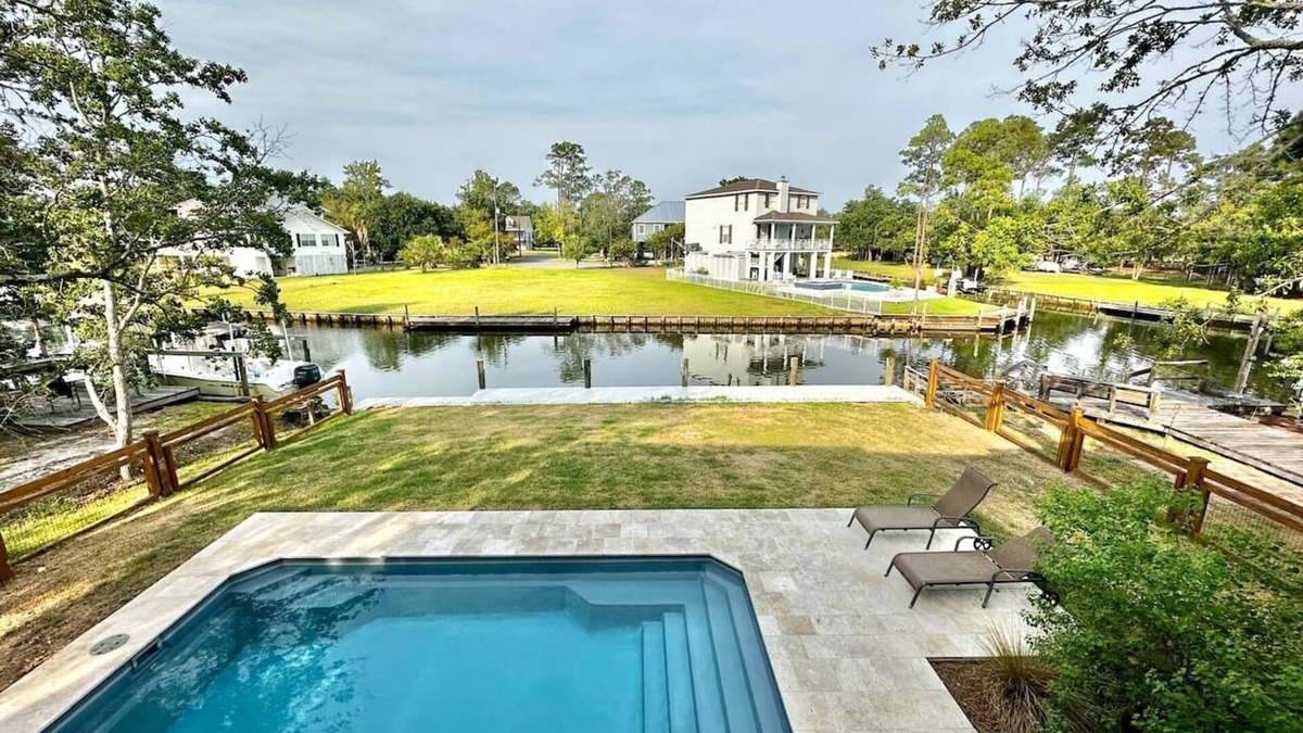 Pass Christian House | Cheerful 2-Bedroom Home on the Water with a Pool