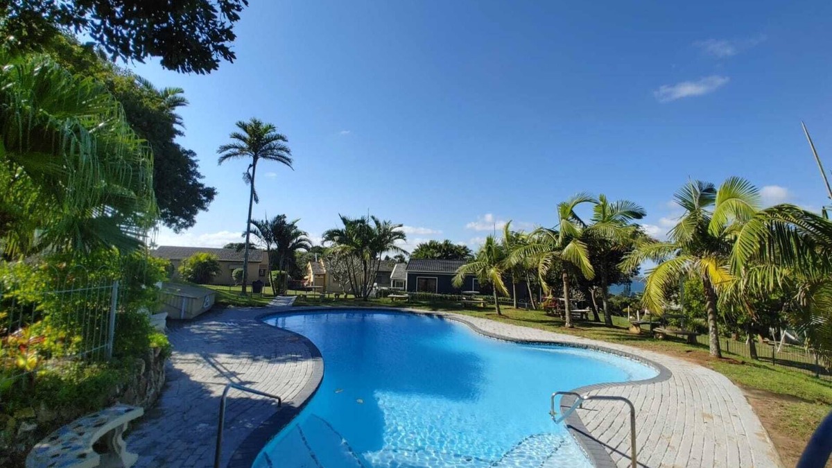 Hibberdene Cottage | Cheerful 2 bedroom cottage with a communal pool