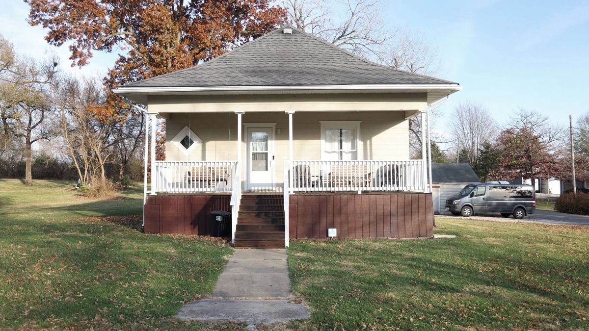 Trenton House | Cheerful 2 Bedroom Home In Trenton City