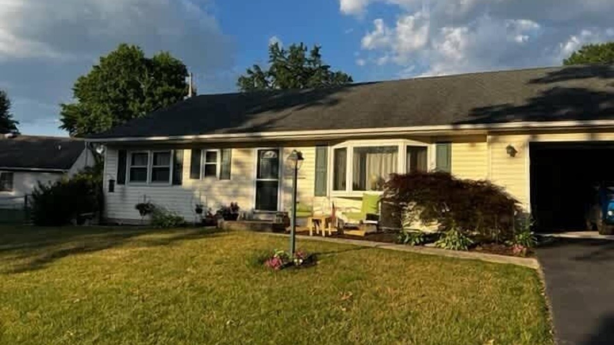 Camp Hill House | Cheerful 2-BR Home in Camp Hill w Indoor Fireplace