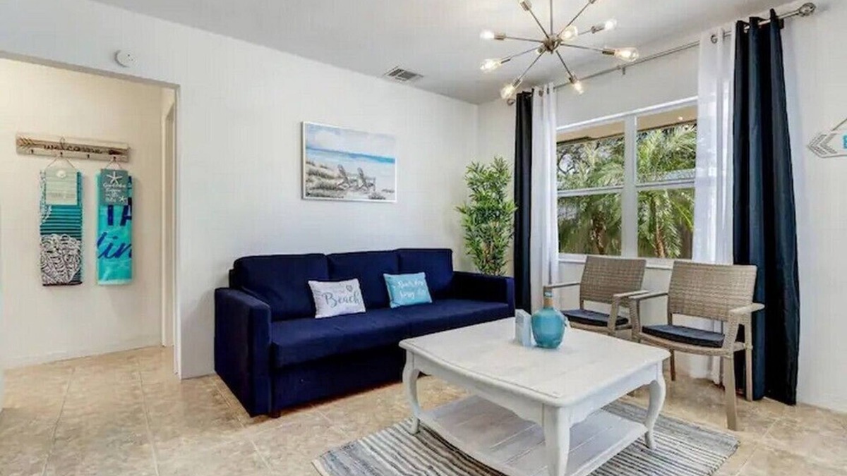 Little Ranches House | Cheerful 2Bd Home, 10 Min to Hollywood Beach