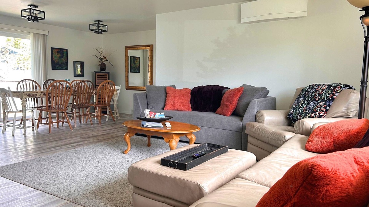 Creswell House | Cheerful 3 Bd Close to Eugene