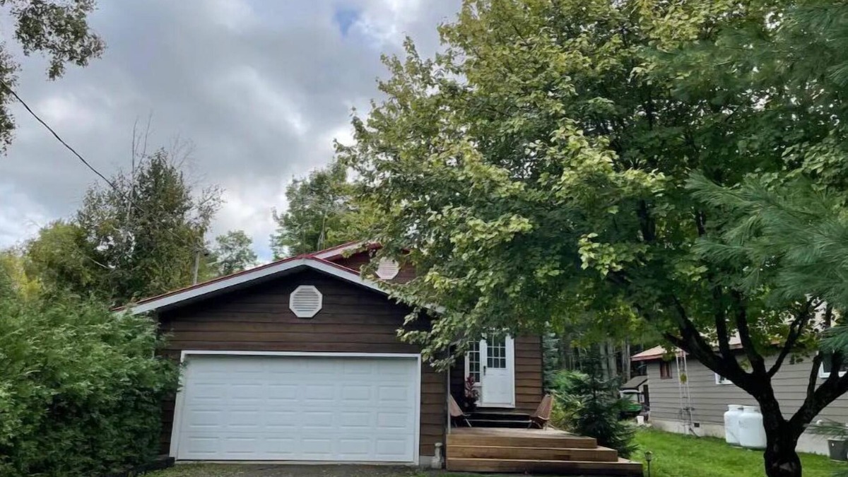 Kirkfield House | Cheerful 3 bdrm home in the Kawarthas.