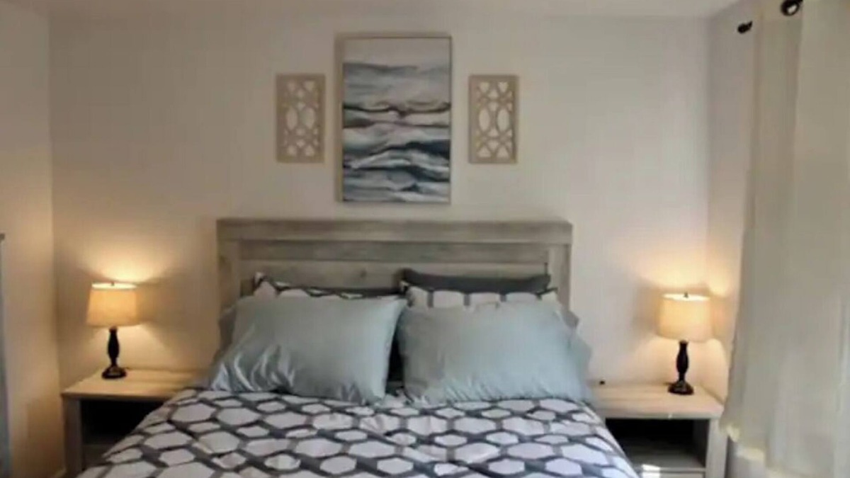 Medford House | Cheerful 3-Bedroom home in Central Point