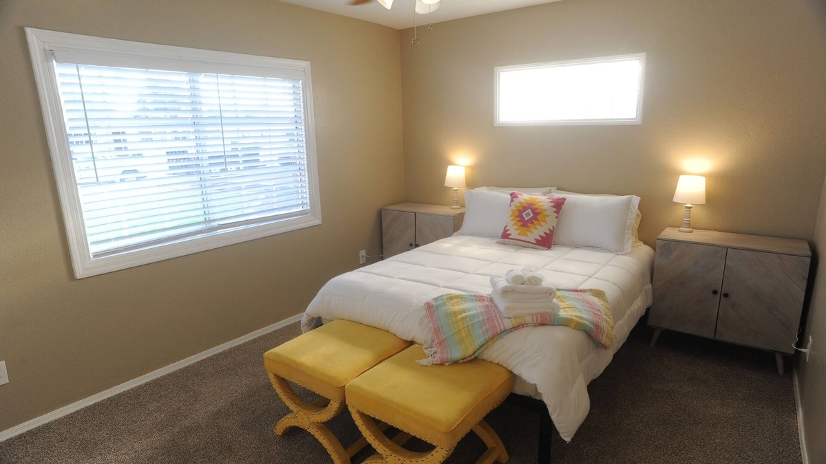 Chandler House | Cheerful 3 Bedroom Home w/Pool! On Single Level! Downtown Chandler! Rare find!