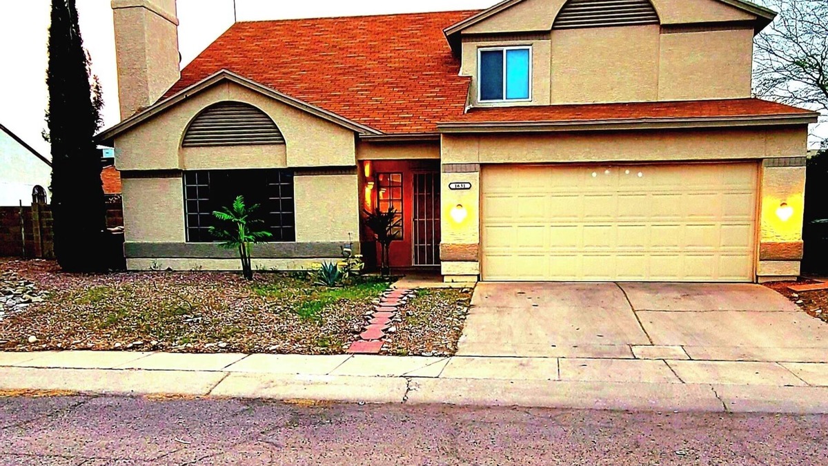 Tucson House | Cheerful 3 bedroom house with a beautiful backyard
