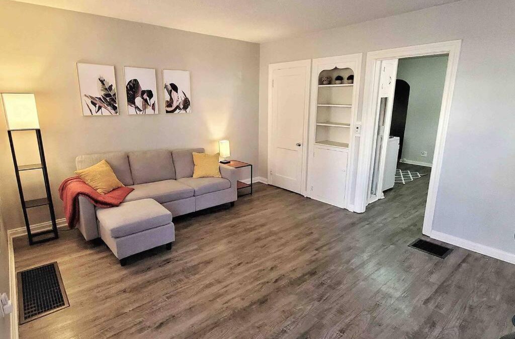 Dayton House | Cheerful 3 Bedroom Residential Home in Dayton