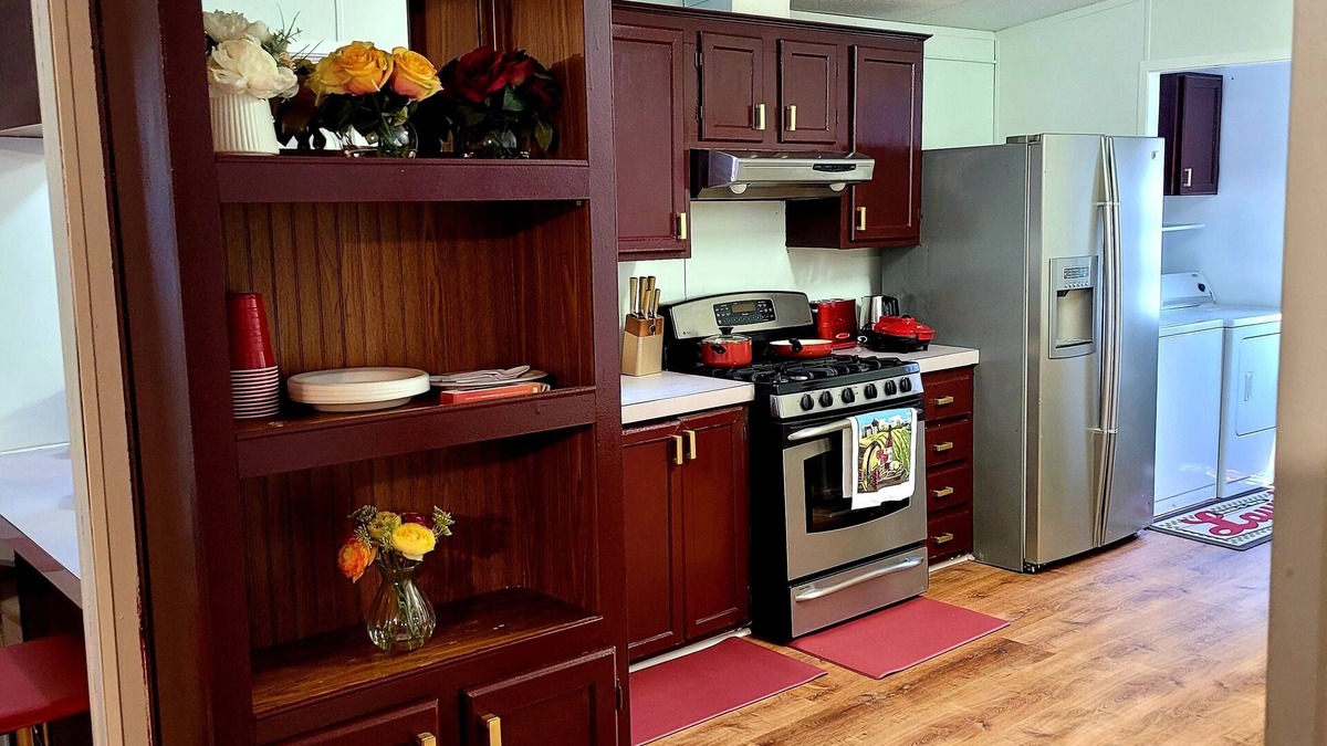 Laurel House | Cheerful 3 bedrooms,2 bathrooms Mobile Vacation home in the heart of laurel,MD