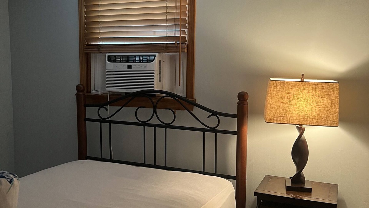 Woodbridge House | Cheerful 3 bedroom house located heart of new jersey.