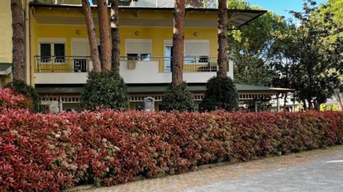 Ishem Villa | Cheerful 4-bedroom villa with indoor fireplace.