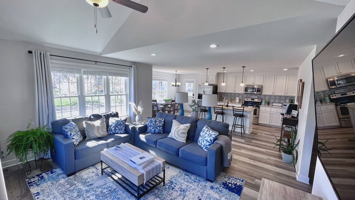 Mechanicsville House | Cheerful 4 bedroom w/game room, gym and free parking