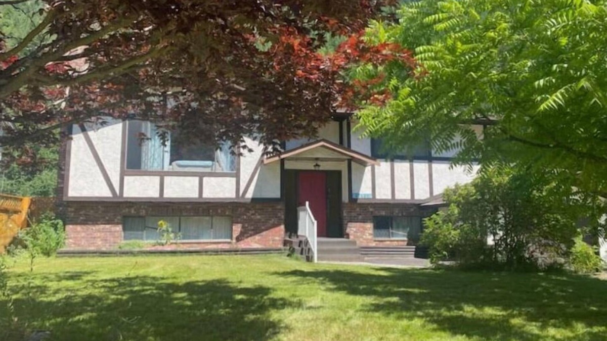 Boston Bar Cottage | Cheerful 4 bedroom cottage in the Fraser Canyon
