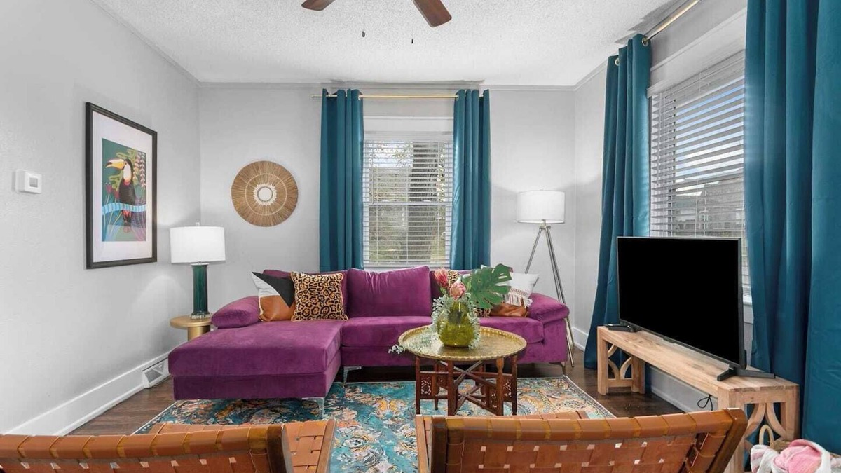 Rosedale House | Cheerful 4 Bedroom Home by KU & 39th St. Shops | 4