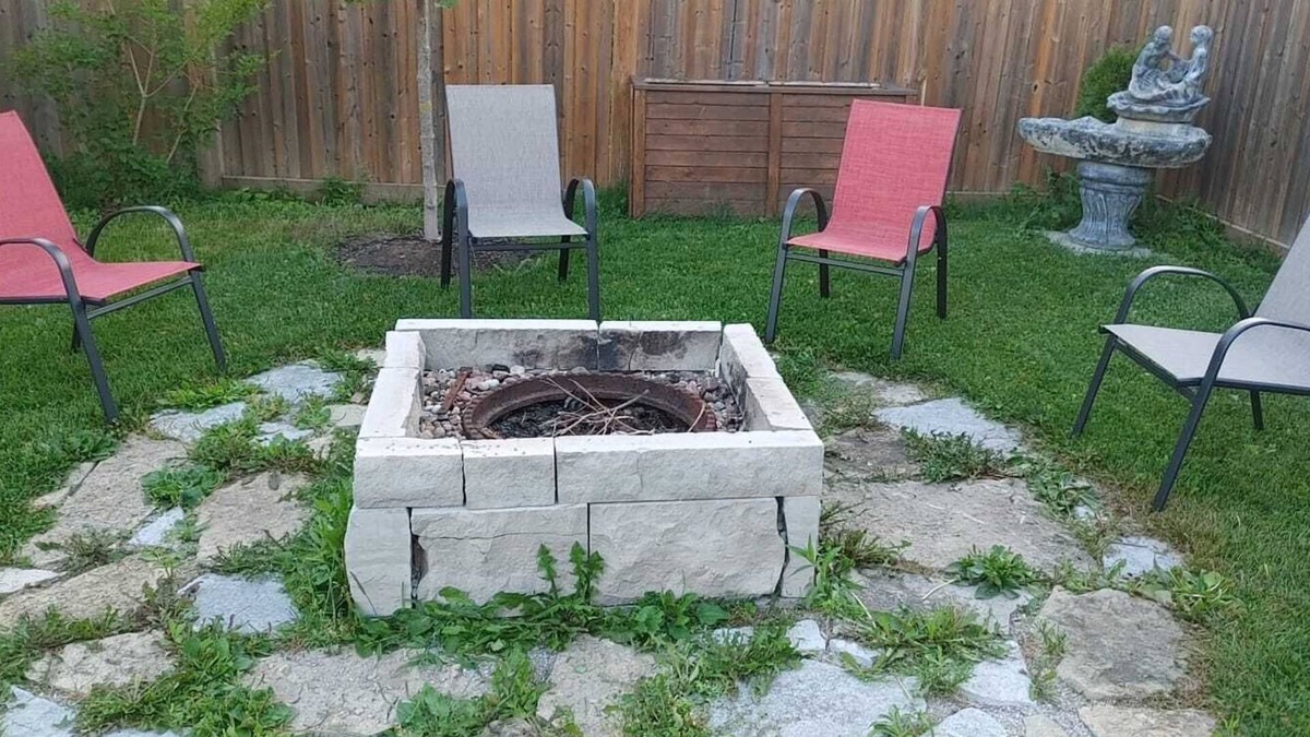 Alcona House | Cheerful 4 Bedroom house with indoor fireplace