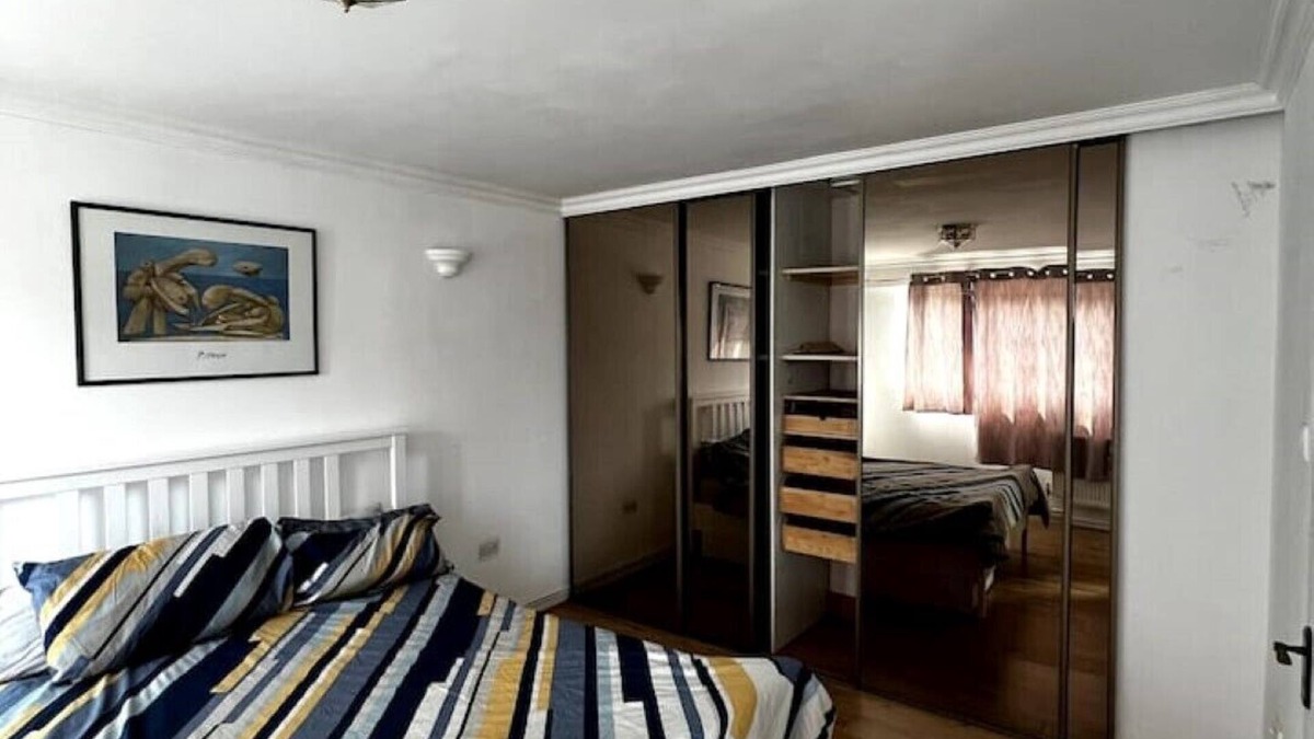 Sydenham House | Cheerful 4- bedroom townhouse with spacious garden