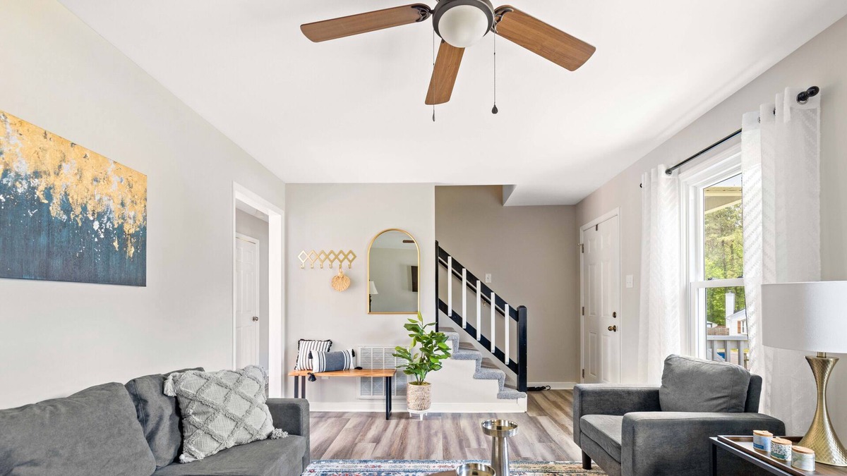 Chesterfield House | Cheerful 4-Bedroom Southside Home