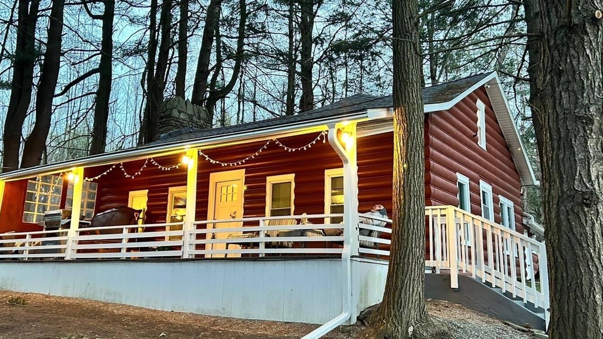 Vestal Cabin | Cheerful 4 rooms Cabin with 2 bath near BU