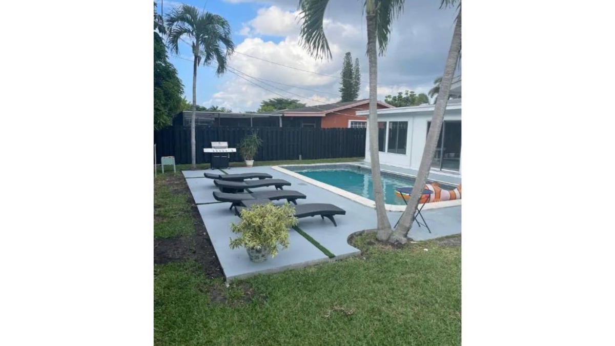 Sunrise House | Cheerful 4bd with pool near Beach Stadium Casino +