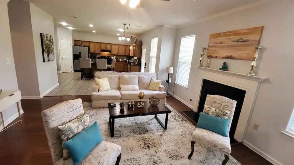 Sunshine House | Cheerful 6BR between LSU & NOLA