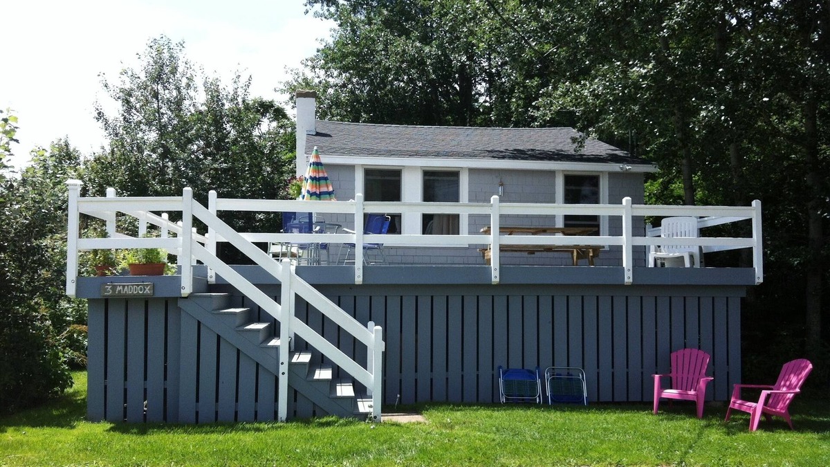 Fortunes Rocks Cottage | Cheerful & Affordable 2 BR Cottage - available as off-season rental
