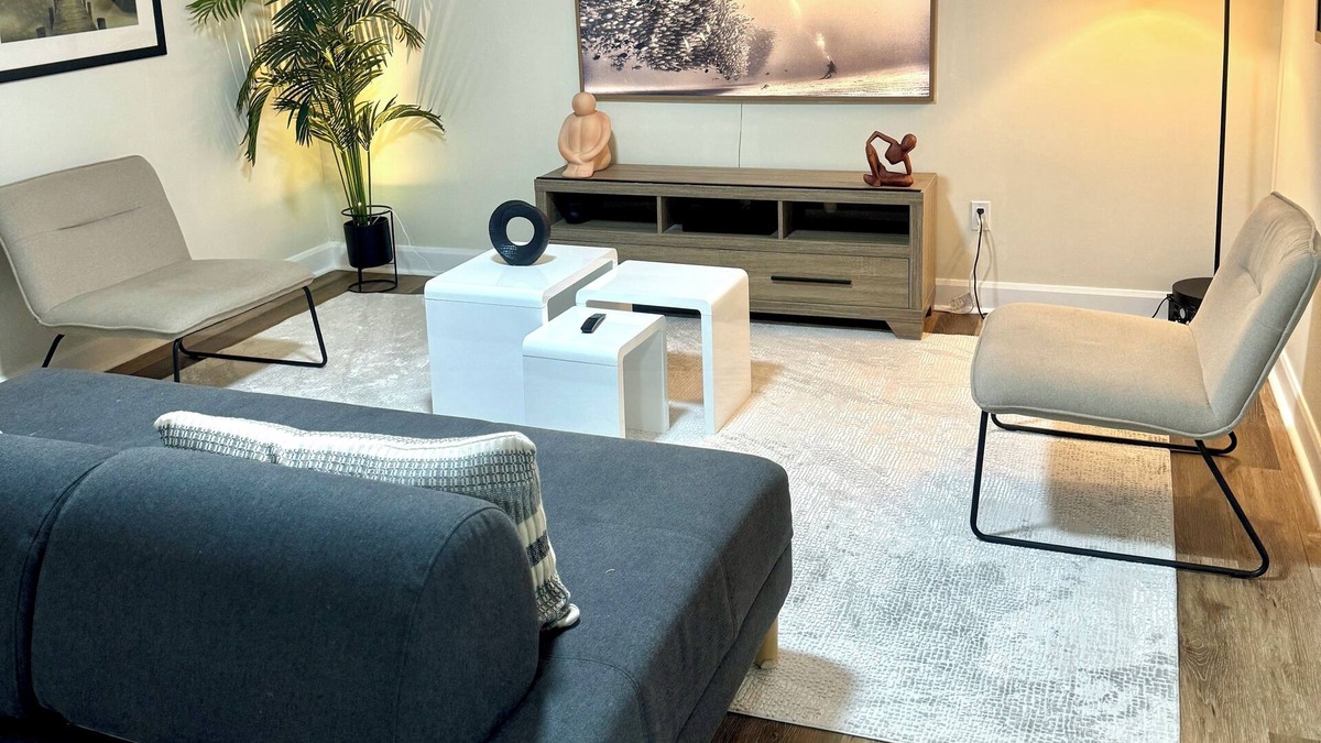 Ottawa Division House | Cheerful and Modern