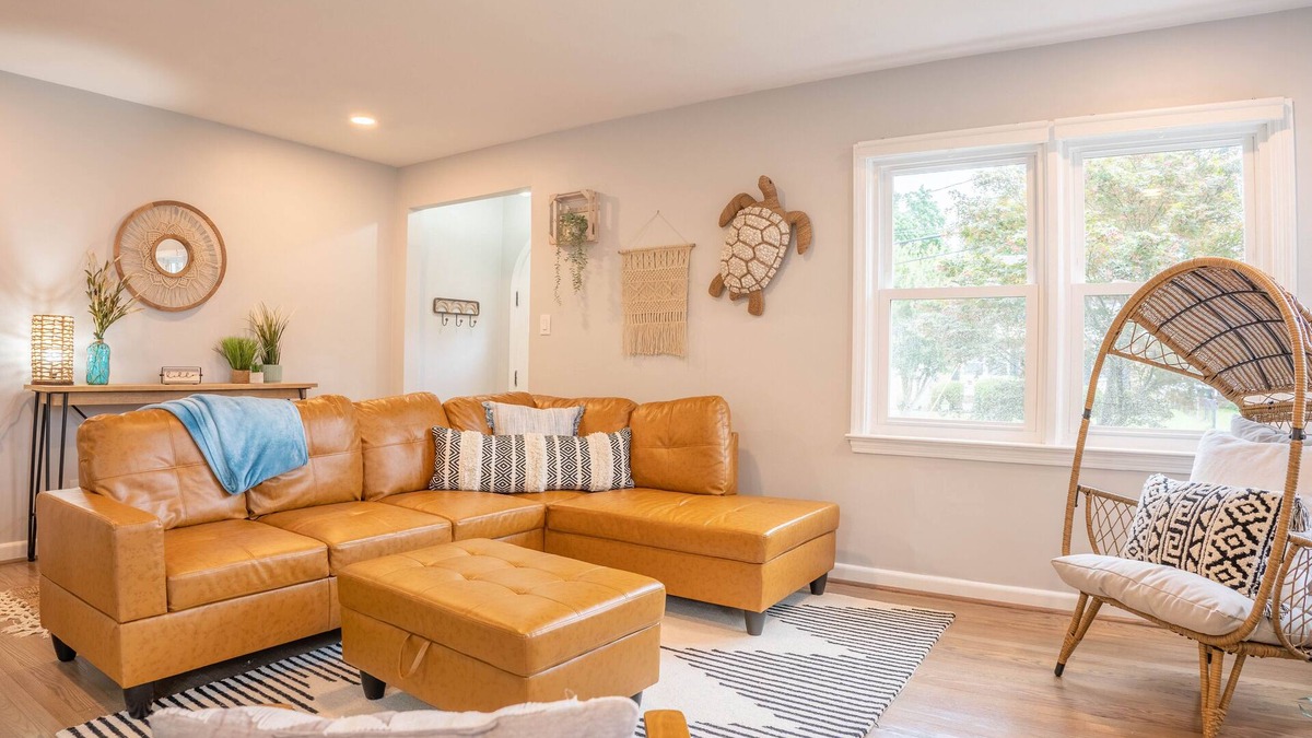 Norfolk Cottage | Cheerful Beach House with Rec House