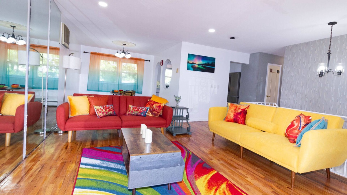 Baldwin House | Cheerful & Beautiful 3-Bedroom Ranch with parking in Baldwin, NY