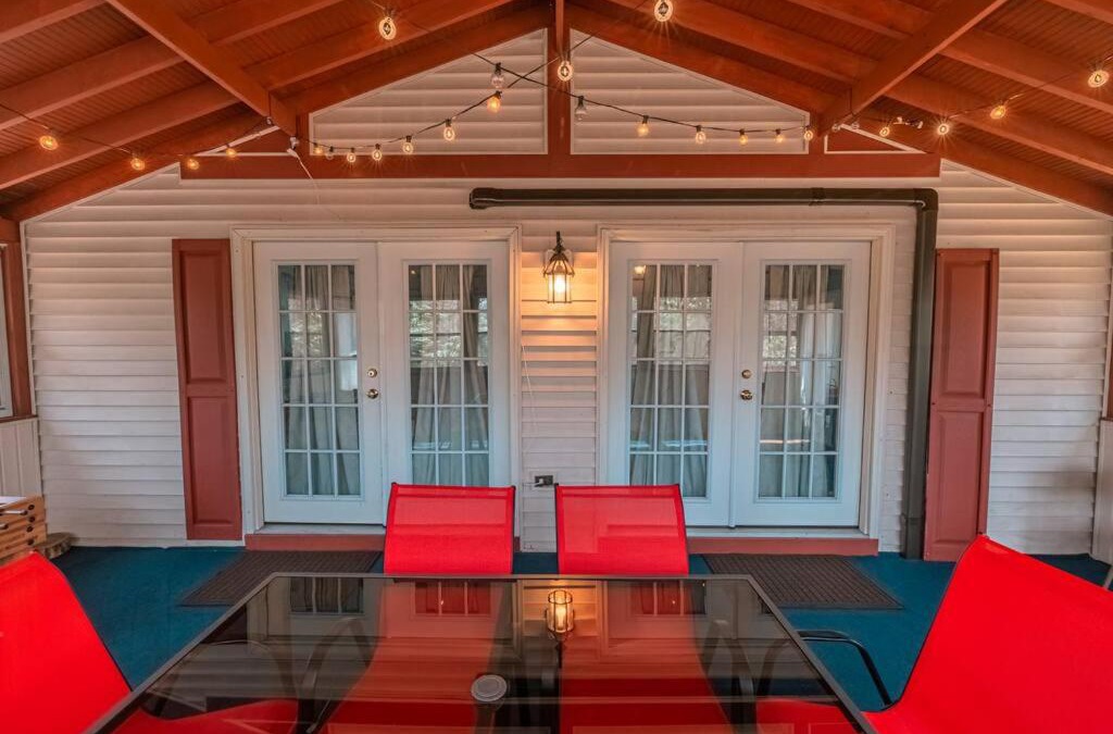 Long Pond Ski Chalet | Cheerful Chalet - Fireplace, BBQ, Firepit& Hottub