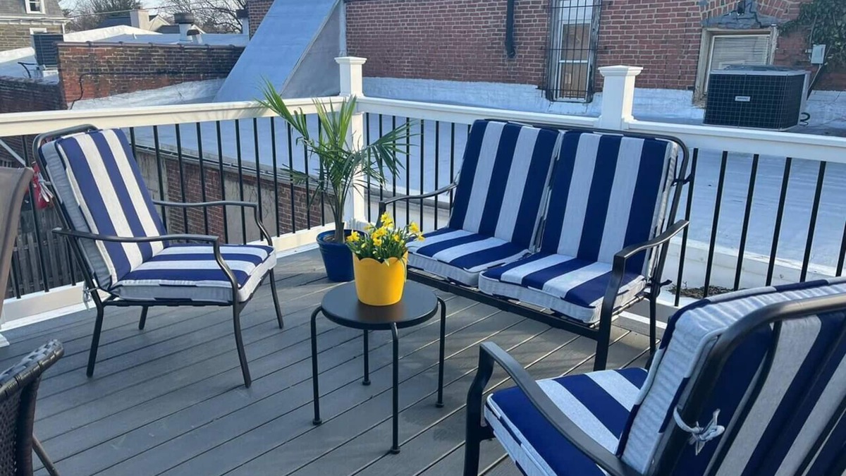Chestnut Hill Apartment | Cheerful Chestnut Hill 2 BR/1.5 BA/Private Deck
