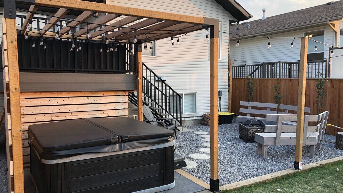 Red Deer House | Cheerful, cozy 4 bedroom house w/hot tub and firepit area