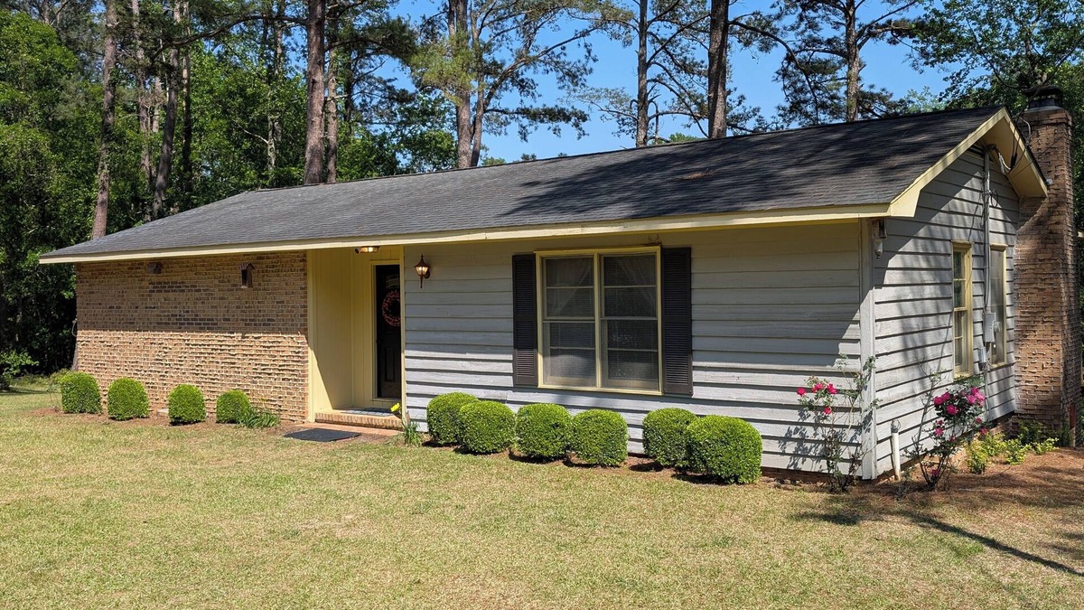 Georgia Coast House | Cheerful cozy lake retreat - Newly Renovated in 2025 - New Floors and New HVAC
