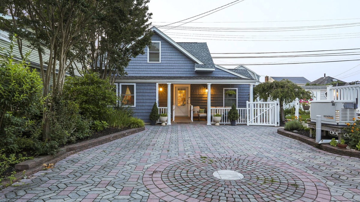 Belmar Cottage | Cheerful Home, 3B, 3B, 2 Blocks to the Ocean