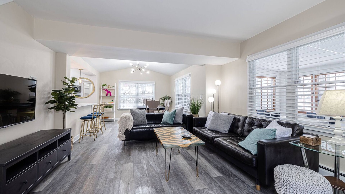 Merriam Park House | Cheerful Home by Allianz Field w/Patio & Parking