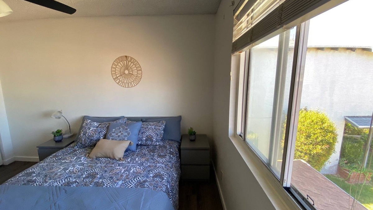 Harbor House | Cheerful Home Carson near LA attractions SoFi, LAX, Long Beach Port