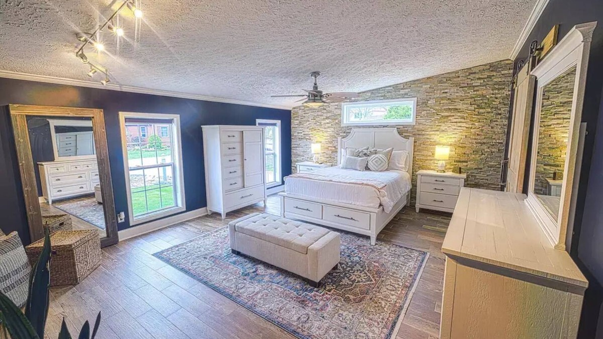 Cedar Lake House | Cheerful, Lake Home with amazing backyard!