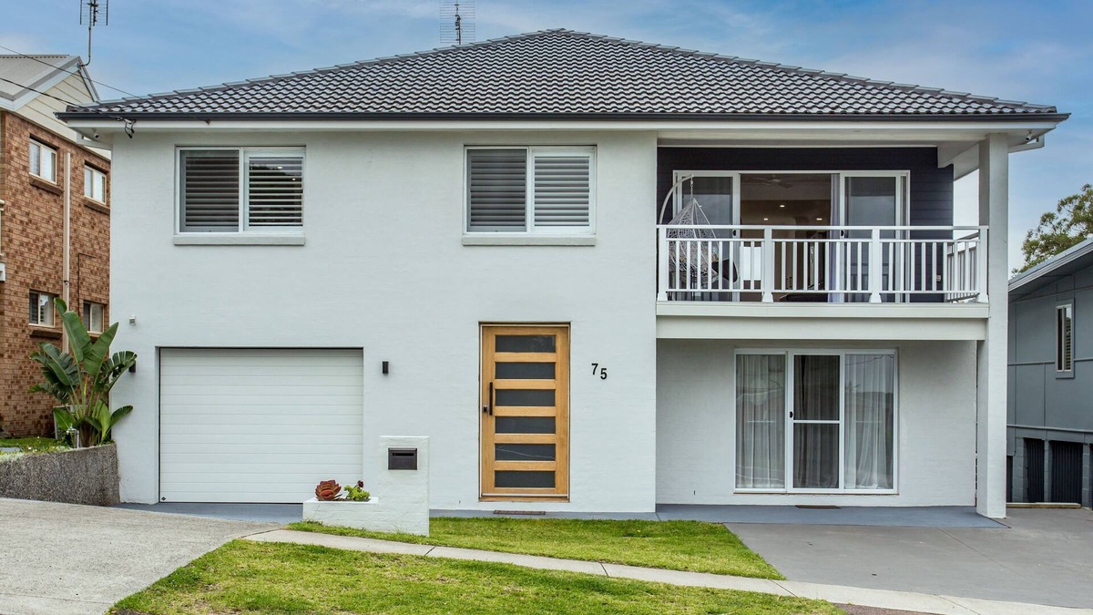 Lake Munmorah House | Cheerful Lakeside House-Minutes away from anywhere