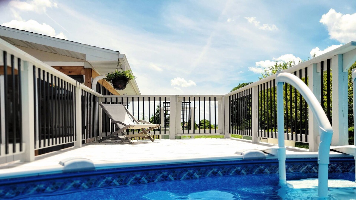 Squires House | Cheerful, large home w/ pool, billiards & Campfire!
