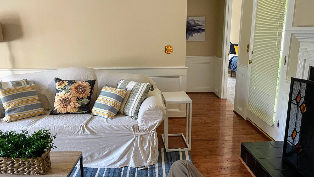 Harbison House | Cheerful & Spacious 3 Bedroom Home