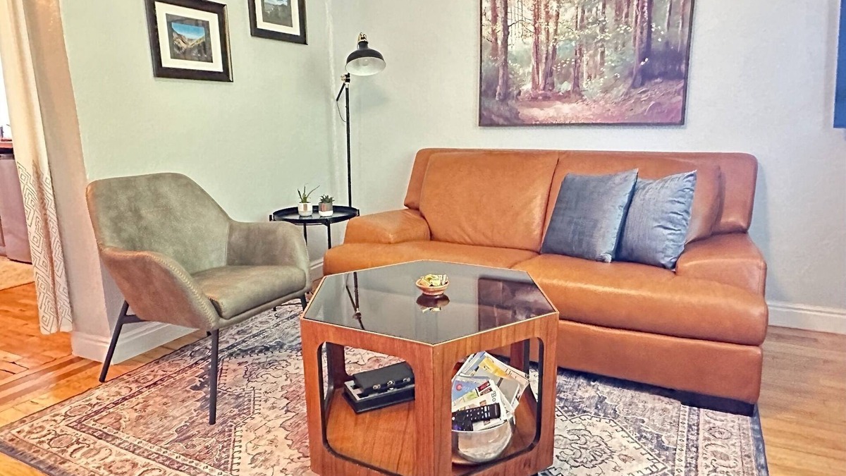 Whittier Apartment | Cheerful studio - 2 blocks to Pearl Street