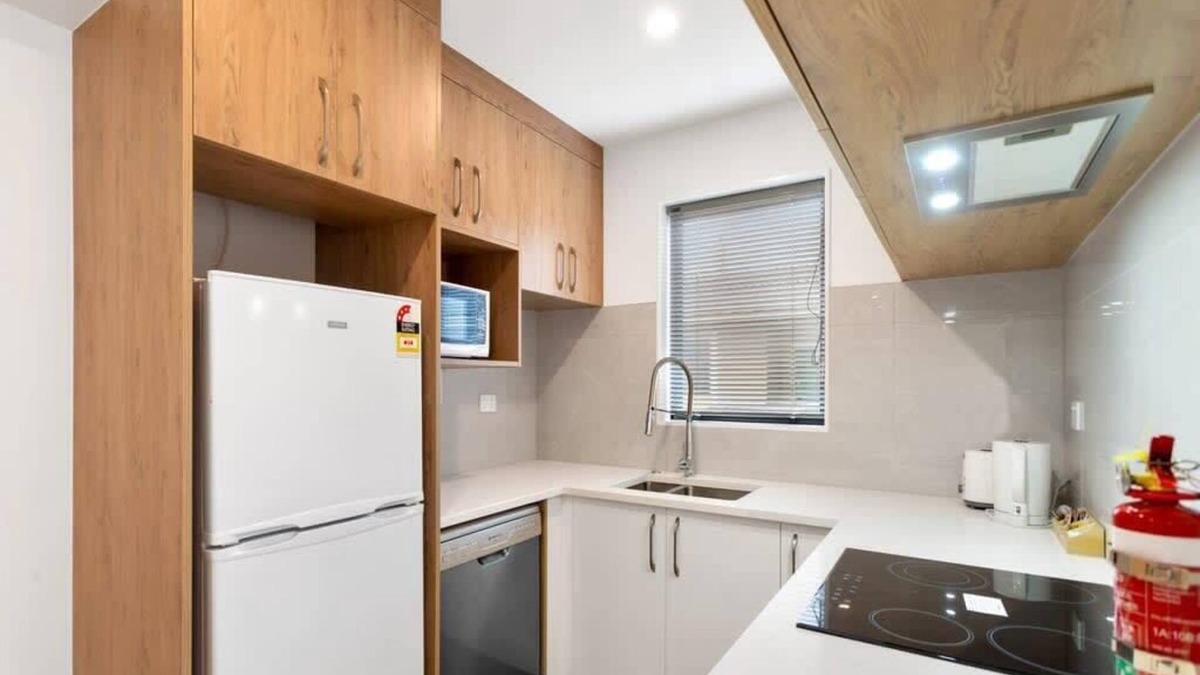 Mangere House | Cheerful Three Bedroom Townhouse with Parking