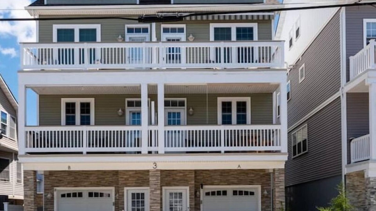 Ventnor City House | Cheerful Ventnor House Walk to the Beach