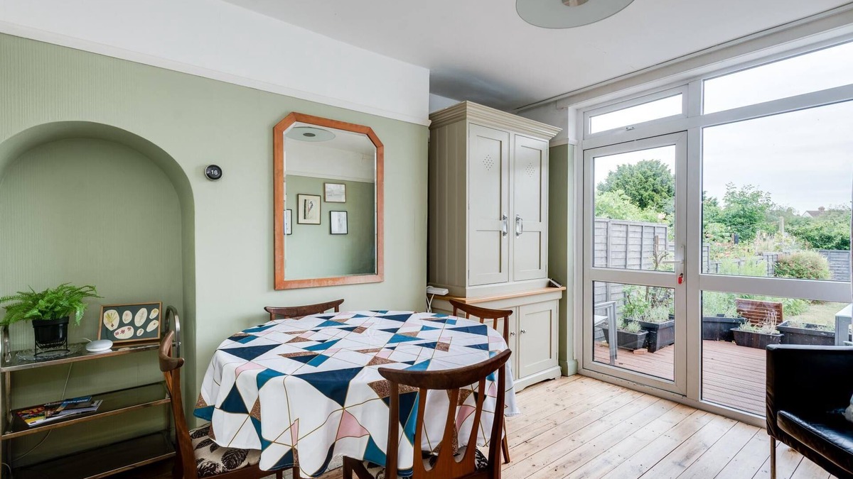 Oxford House | Cheerfull 3-Bedroom Home with parking & garden