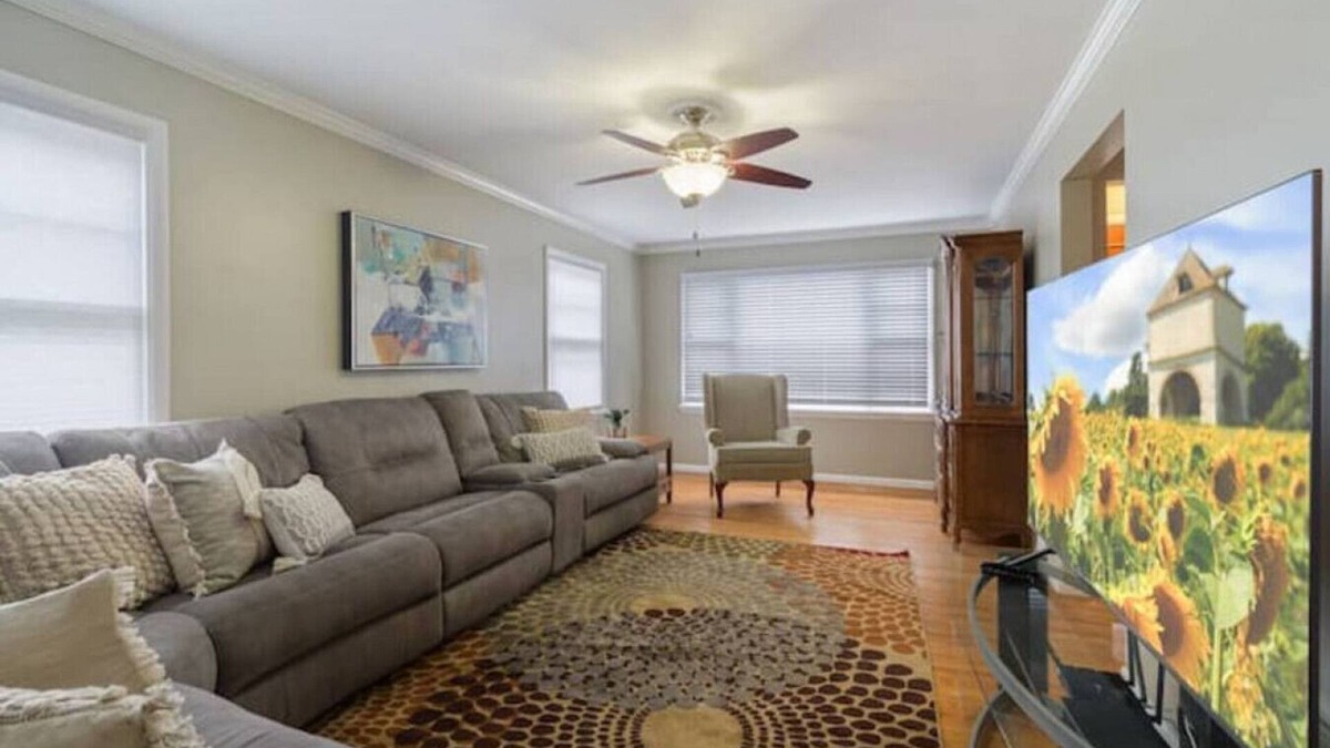 East Rochester House | Cheery 2-BDRM in East Rochester! w/onsite parking