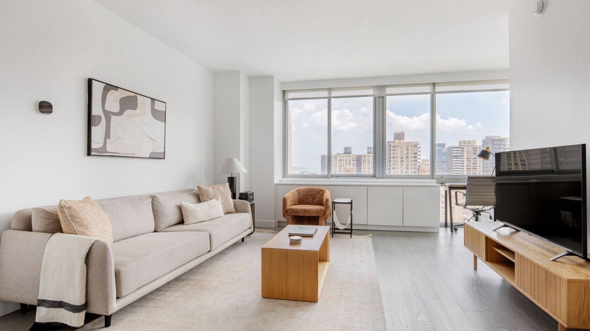 Lincoln Square Apartment | Cheery UES 2BR w/Gym & W/D, nr Riverside & Central Park, by Blueground