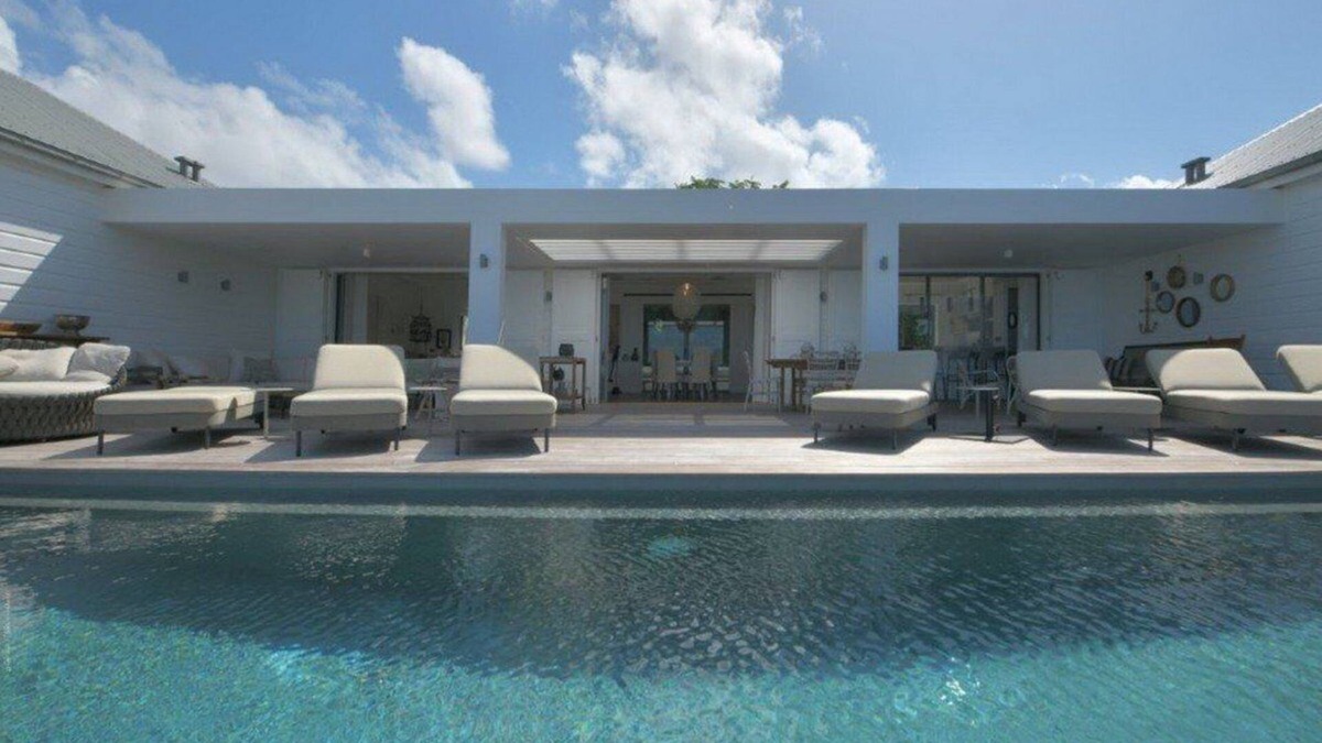 Terre Neuve Apartment | Chef included by Fantasia Villas: Villa Romance