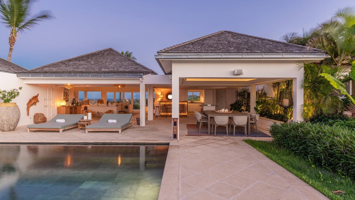 Mont Jean Villa | Chef included by Fantasia Villas: Villa Poppy