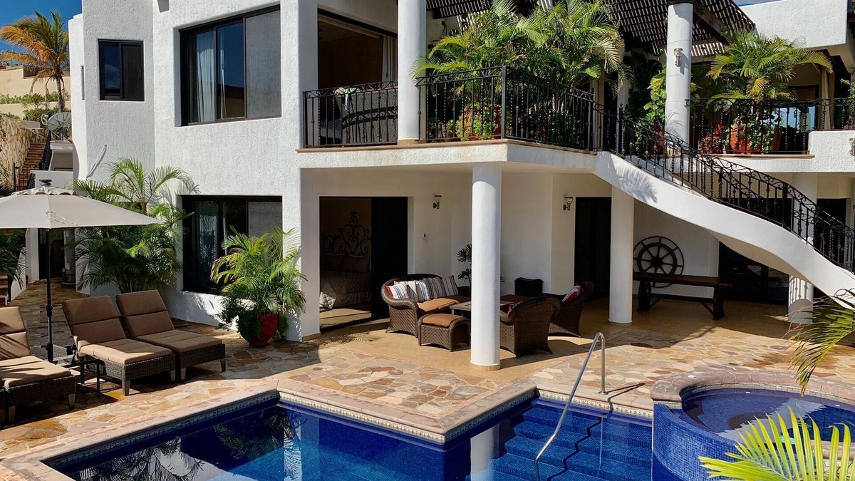 Pedregal Villa | Chef+Maid Avail, Private Pool, 2 mins from Beach! Last minute deals!